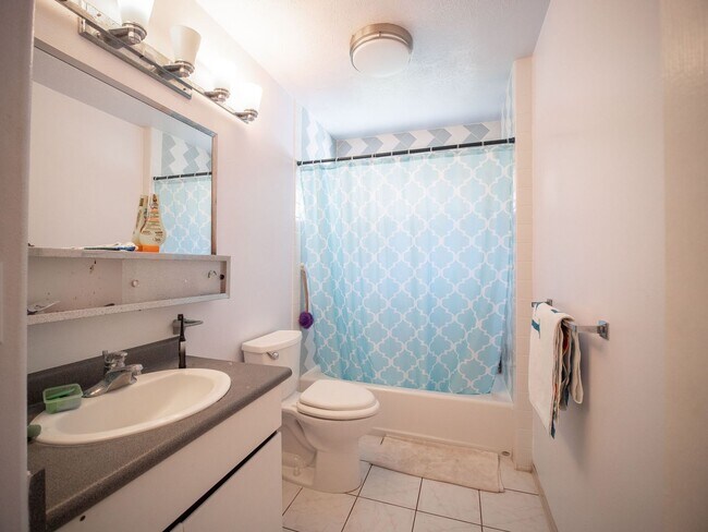 Building Photo - Luxury Maui Living in a Spacious Wailuku Showpiece