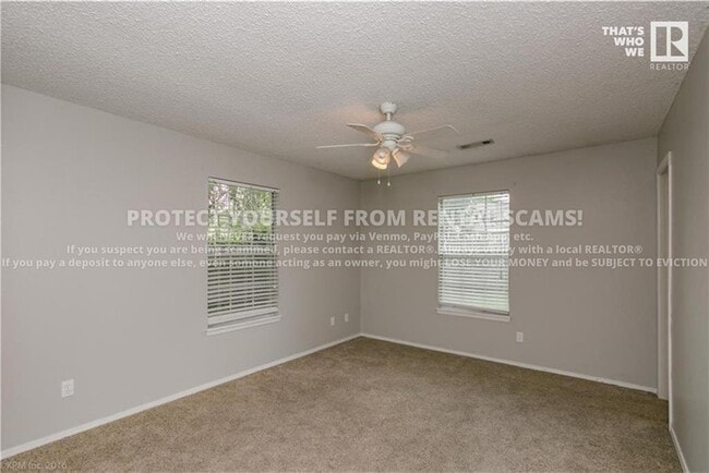 Building Photo - 3161 W Oakfield St