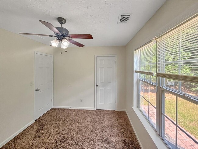 Building Photo - 3397 Hill Pond Dr NE