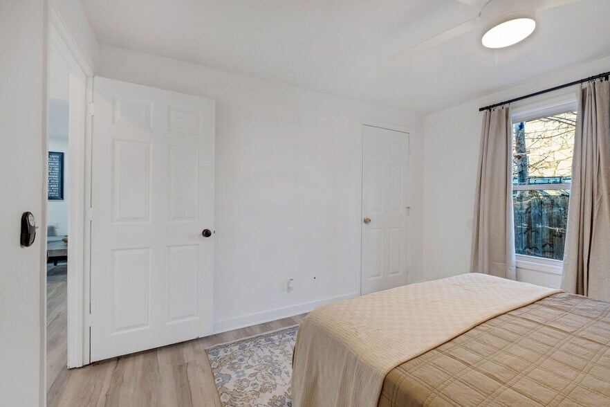 Building Photo - 69B Donelson St