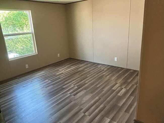 Building Photo - Mobile Home