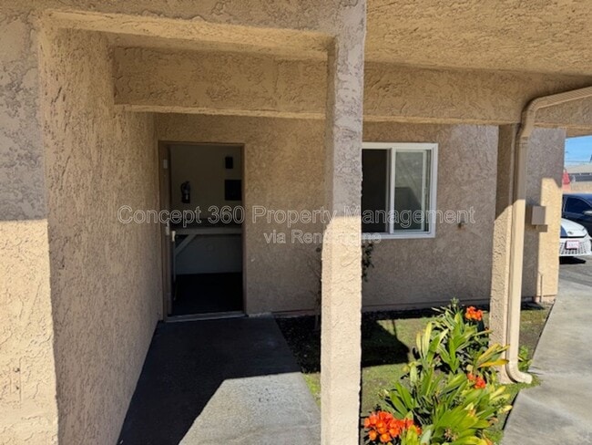 Building Photo - 9421 Cedar St