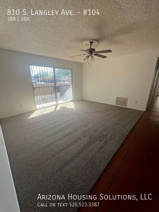 Building Photo - 810 S Langley Ave