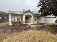 Building Photo - Spacious 4-Bedroom Home with Office in Portofino!  LOOK!