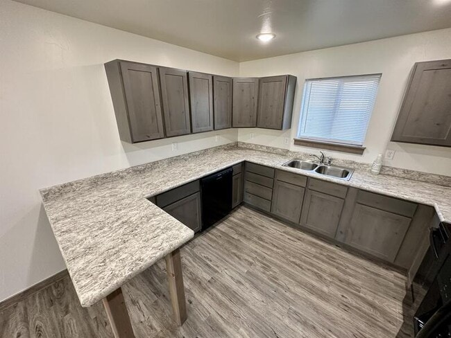 Building Photo - 59 Dunbar Ave