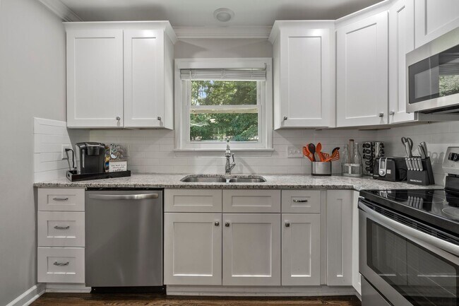 Building Photo - COMING SOON! Luxury Living in the Heart of...