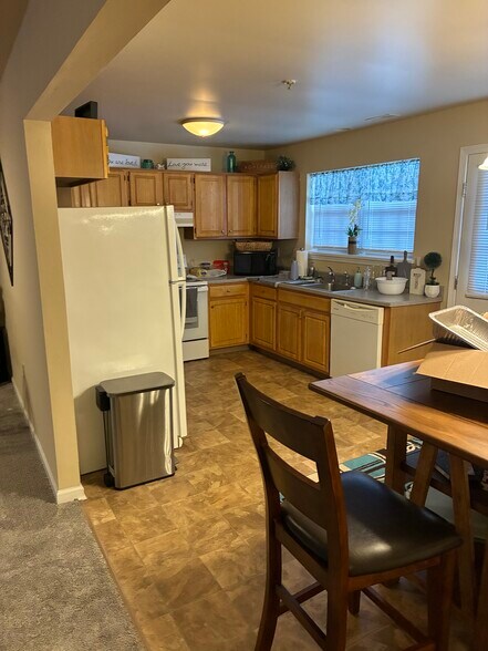 Building Photo - 3677 Carman Rd