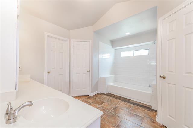 Building Photo - 1105 Chimney Rock Trail