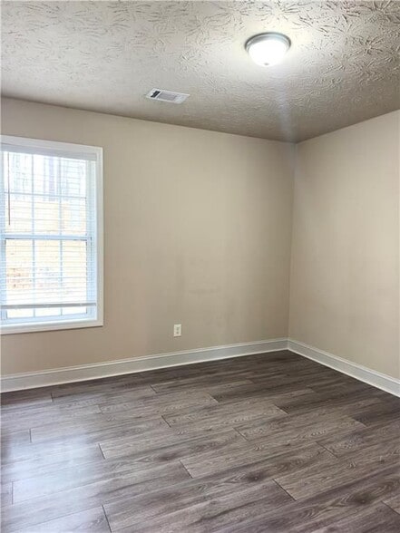 Building Photo - 3035 Baymount Dr