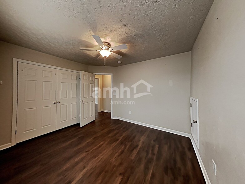 Building Photo - 1411 Carmack Ln