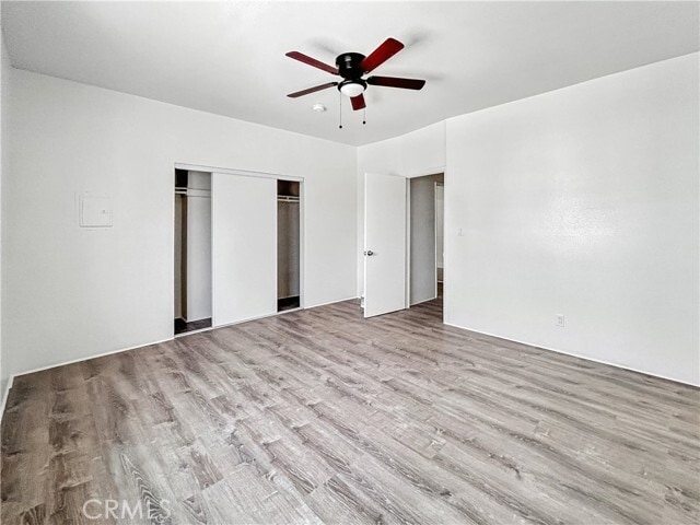 Building Photo - 825 W 40th Pl