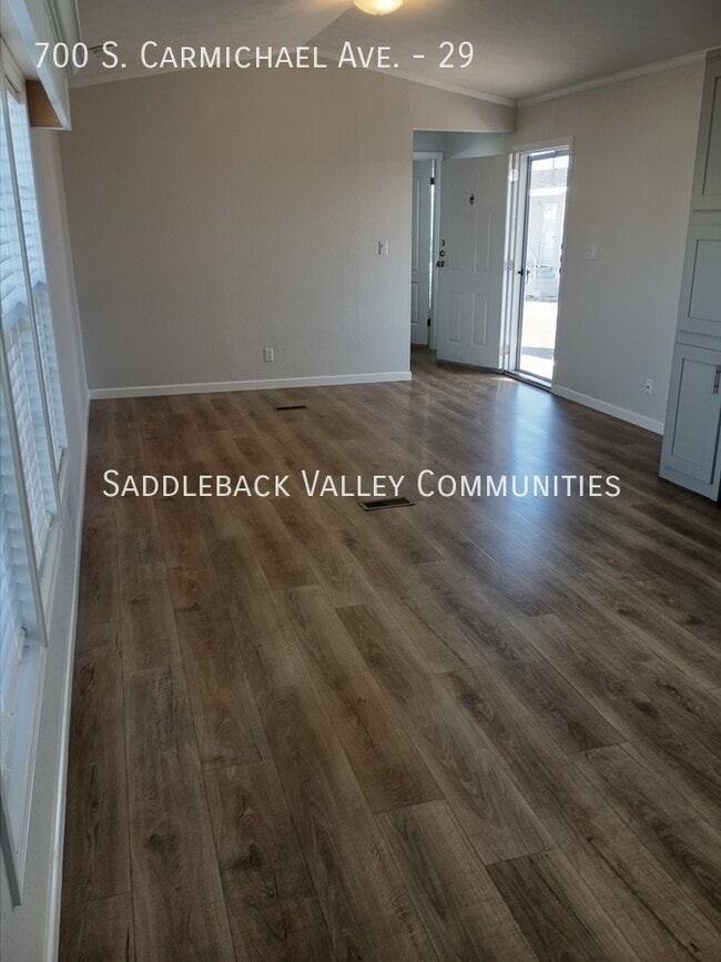 Building Photo - 700 S Carmichael Ave