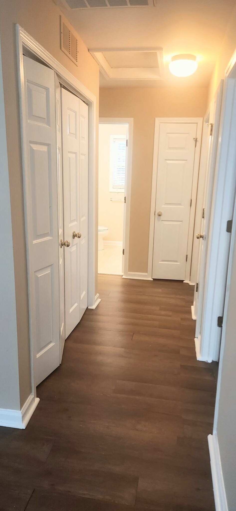 Building Photo - 6001 Mullens Dr