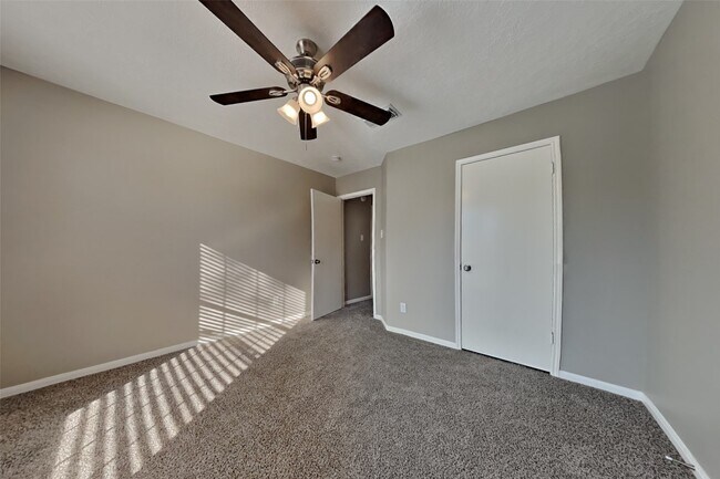 Building Photo - 18714 Timber Way Dr