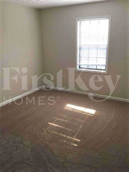 Building Photo - 2734 Varlet Ct SW