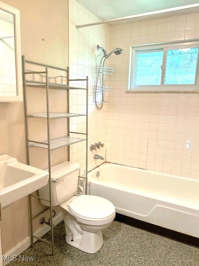 Building Photo - 980 N Overlook Dr