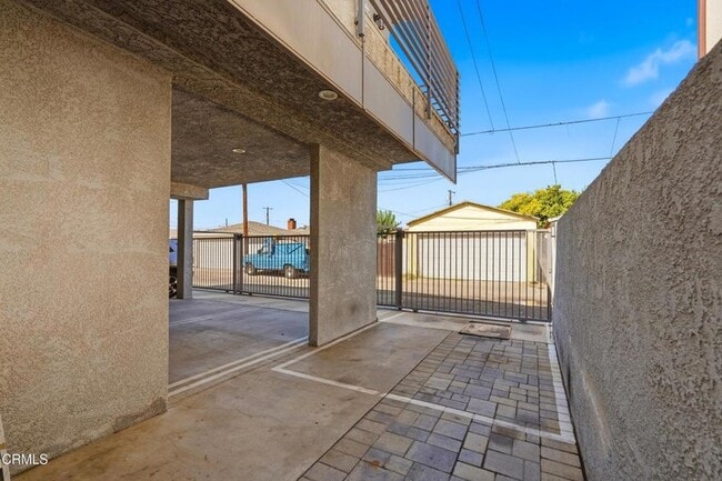 Building Photo - 6721 1/2 Vineland Avenue Unit