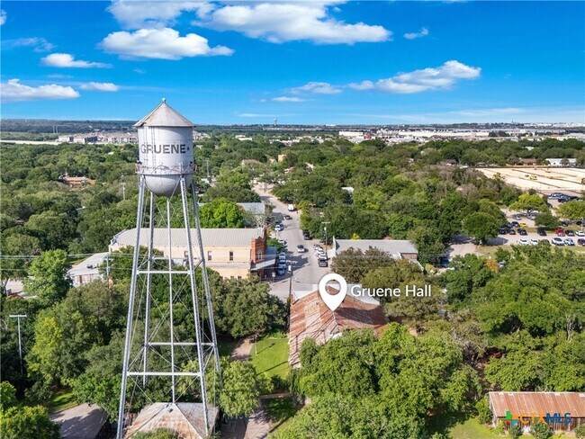Building Photo - 1625 Sunnybrook Dr