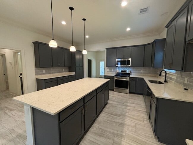 Building Photo - Prairieville on Queen Street