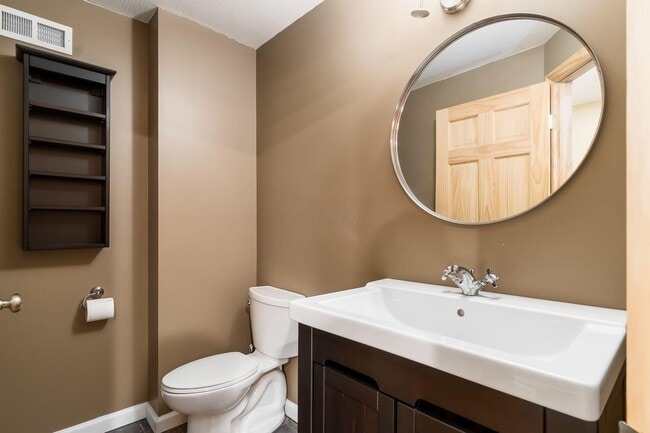 Building Photo - 7916 Bridge Crossing Ct