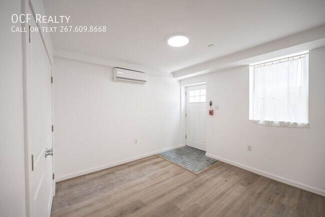 Building Photo - 711 W Thompson St