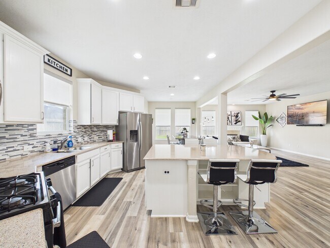 Building Photo - 9426 Russeff Field Ln