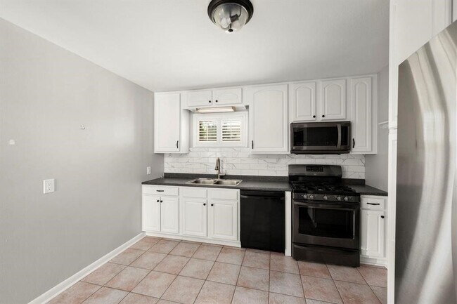 Building Photo - 1801 Oxford St