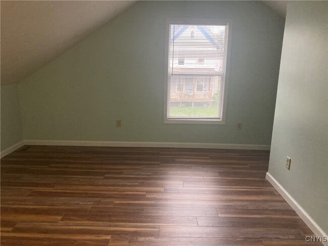 Building Photo - 313 High St