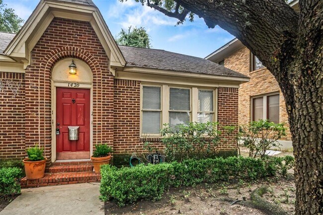 Primary Photo - 1420 Stanford St