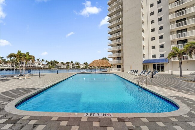 Building Photo - 1600 S Ocean Dr