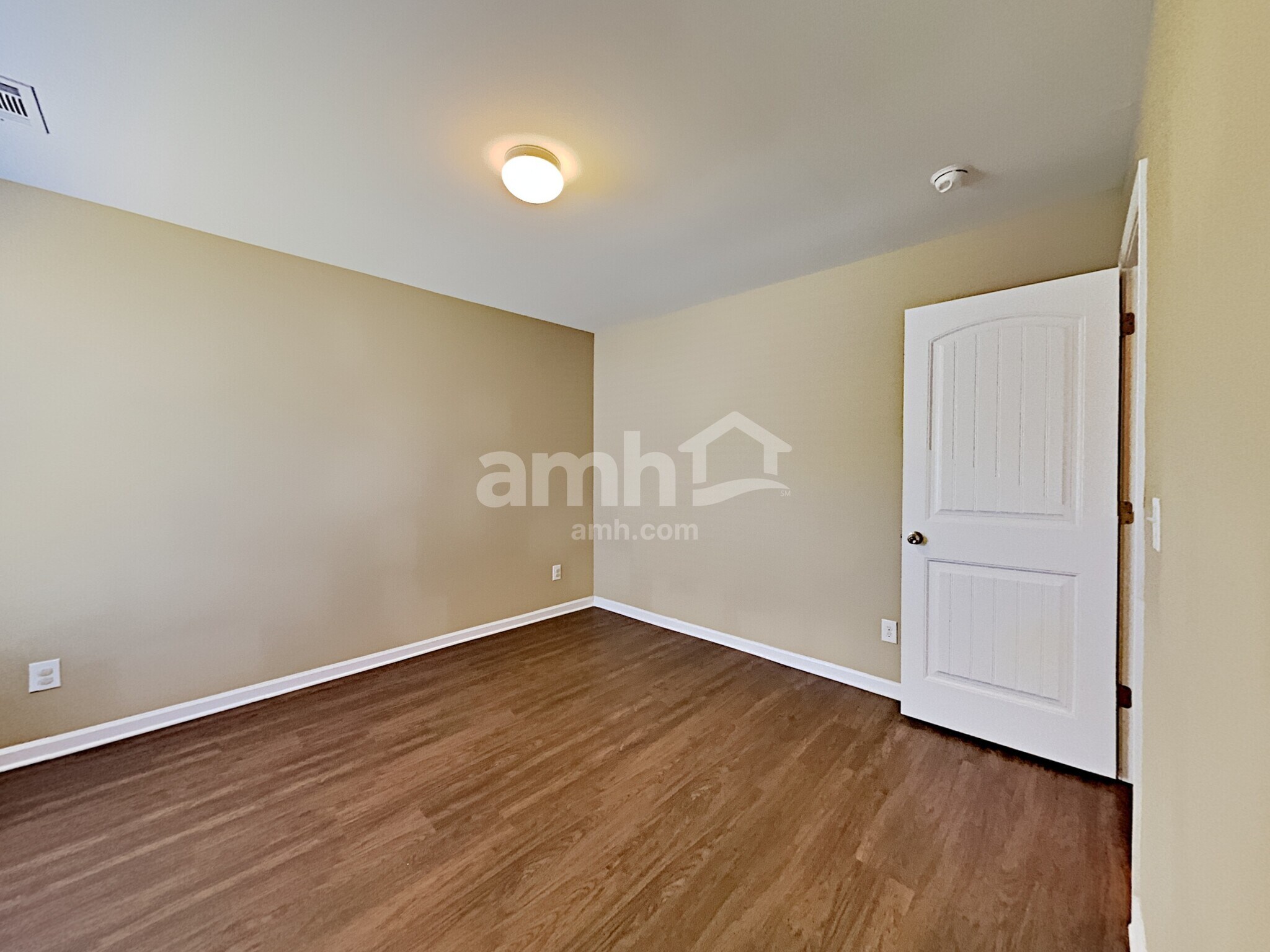 Building Photo - 5655 Livingston Ct