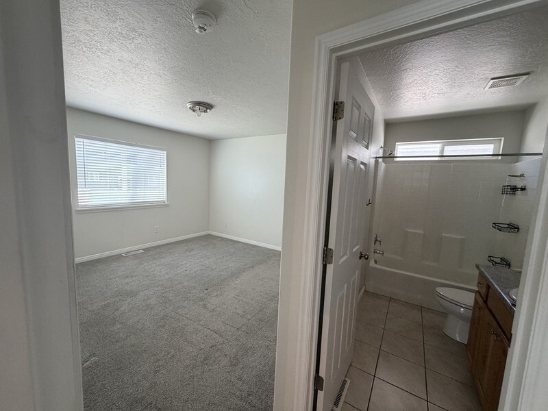 Building Photo - 15108 Honor Dr