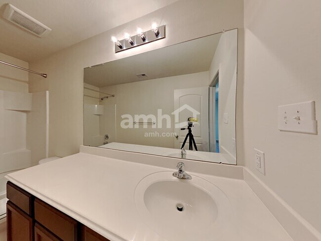 Building Photo - 21115 Baltic Rain Dr