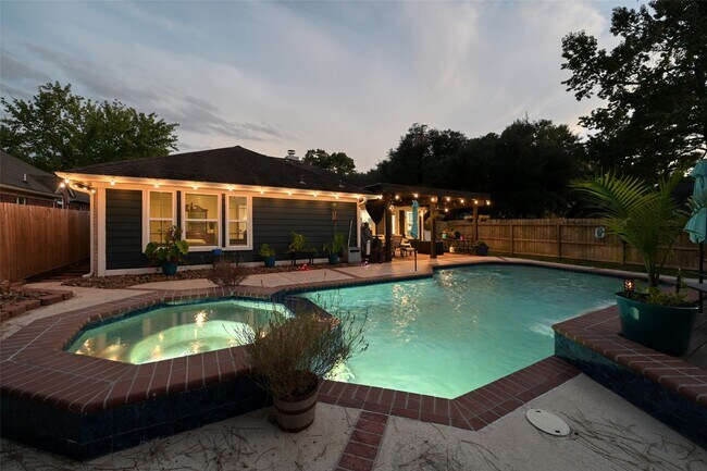 Building Photo - 1507 Buchans Dr