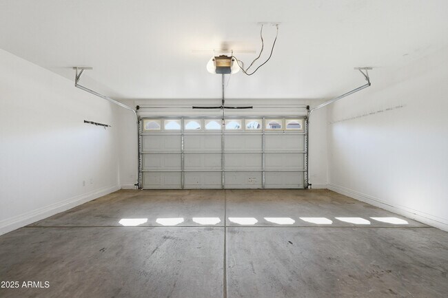 Building Photo - 3032 E Denim Trail