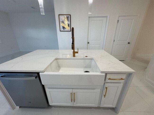 Building Photo - 16001 Grafton Wy