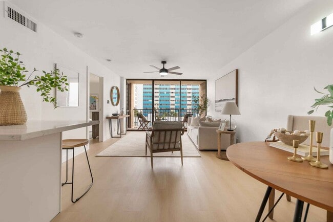 Building Photo - 1750 E Ocean Blvd