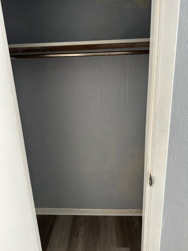 Building Photo - 1921 Oxford Cir