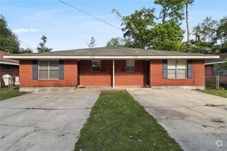 Building Photo - 1068 S Audubon St