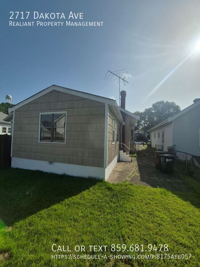Building Photo - 2717 Dakota Ave