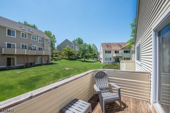 Building Photo - 127 Falcon Ridge Way N