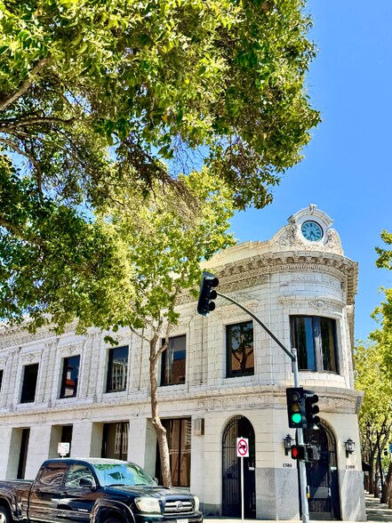 Building Photo - 253 Castro St