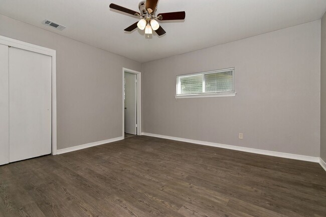 Building Photo - 50003 Del Ra Dr