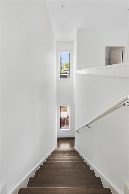 Building Photo - 966 Moda Dr