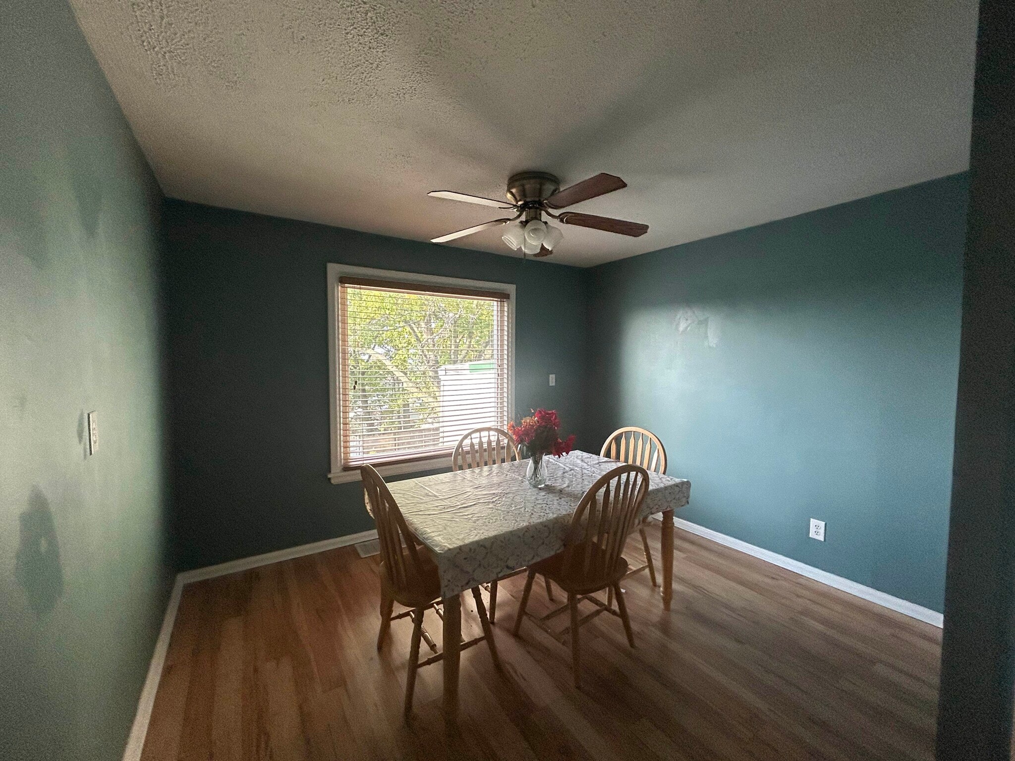 Building Photo - 1536 W 45th St