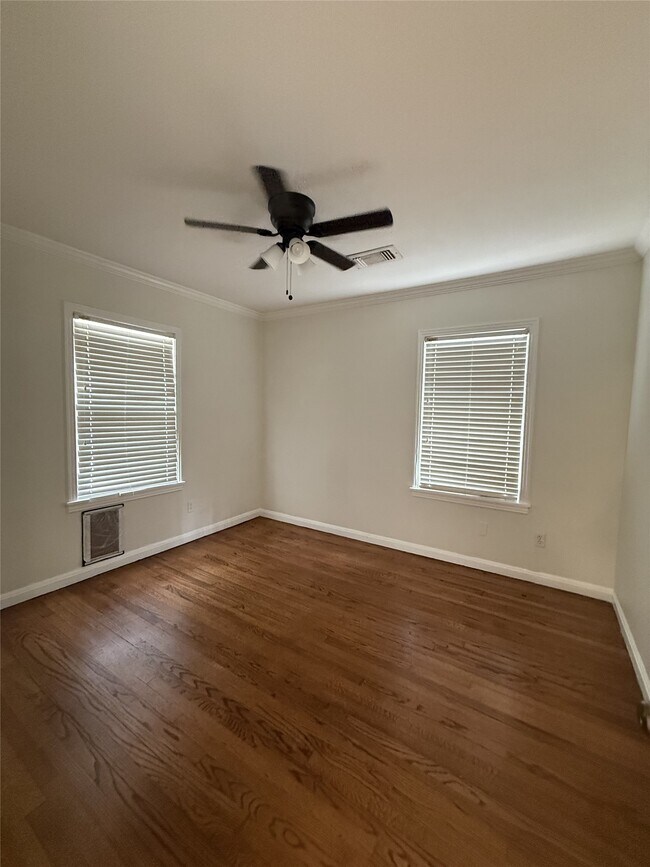 Building Photo - 1234 Gardenia Dr