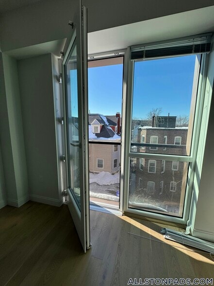 Building Photo - 55 Brighton Ave