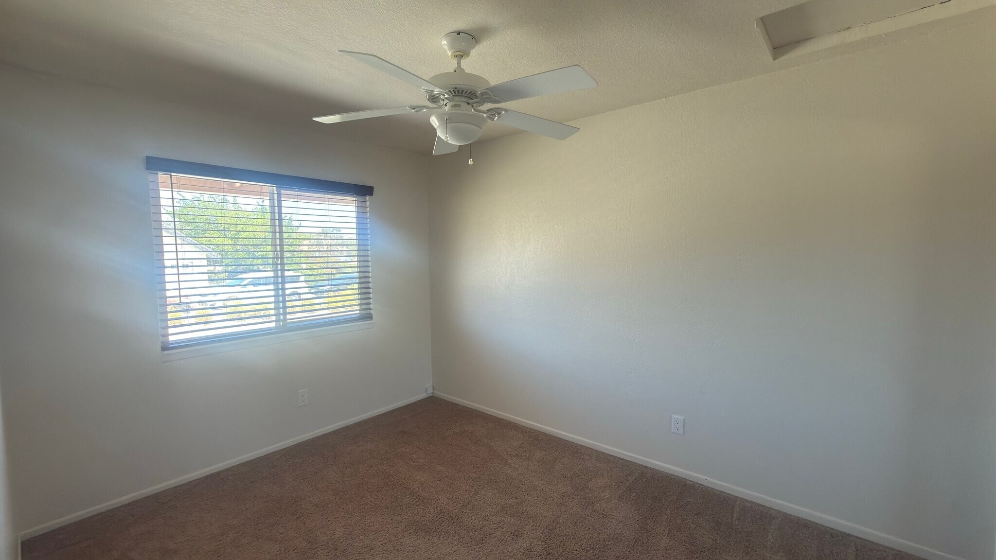 Building Photo - 16321 Siskiyou Rd