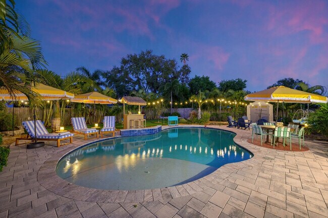 Building Photo - 10861 62nd Ave N