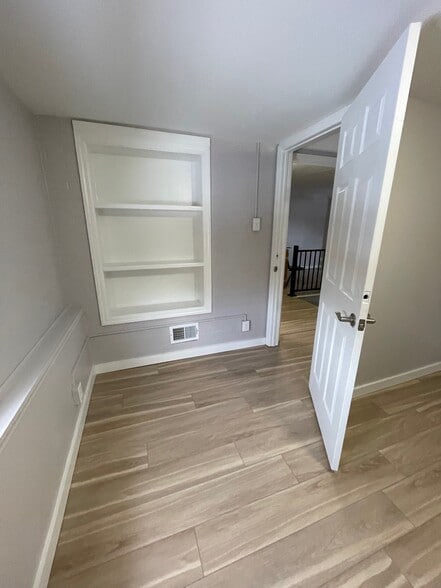 bedrooom - 919 Pennsylvania Ave